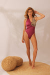 Maiô Bicolor Animal Print com Púrpura